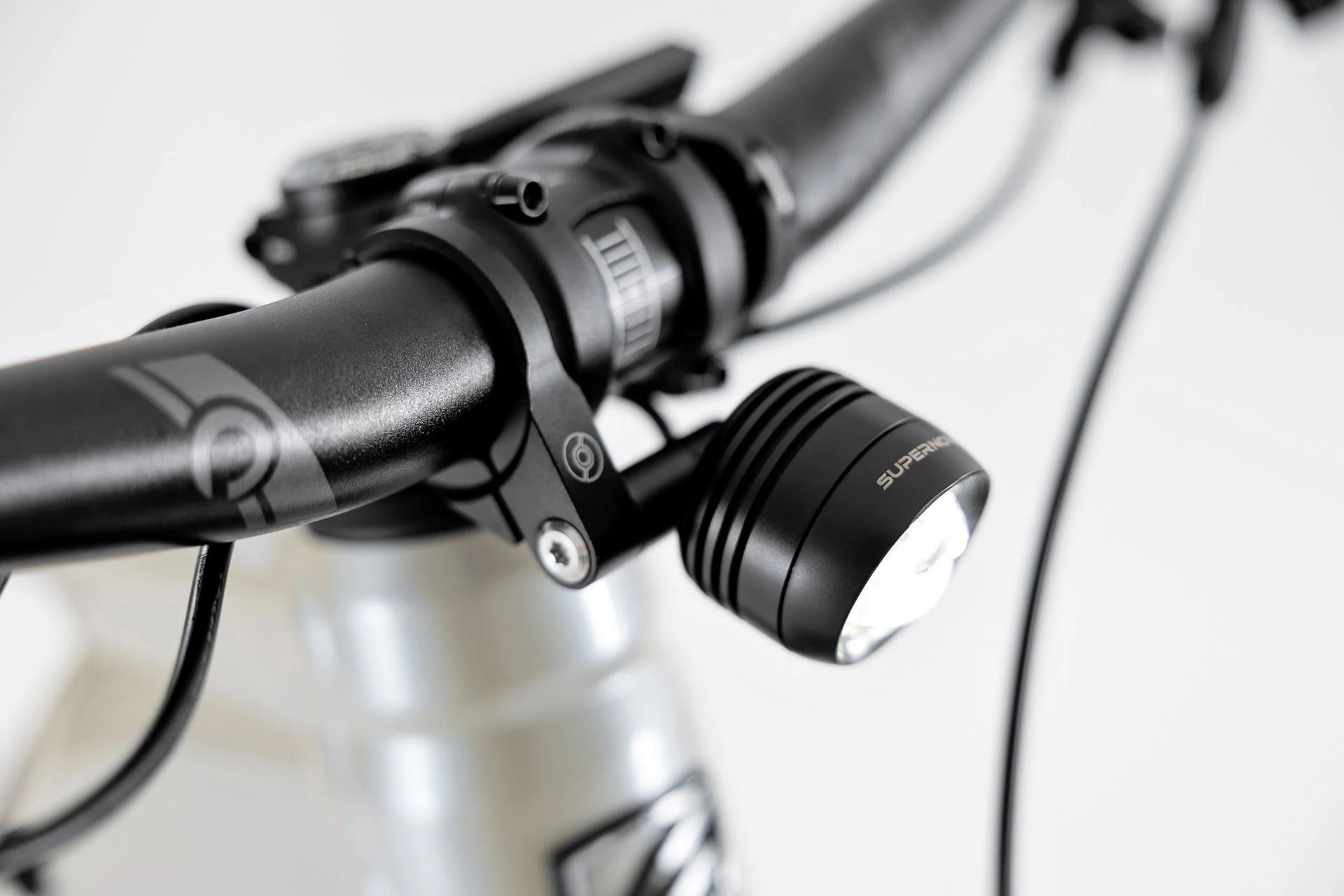 Centurion No Pogo R3000