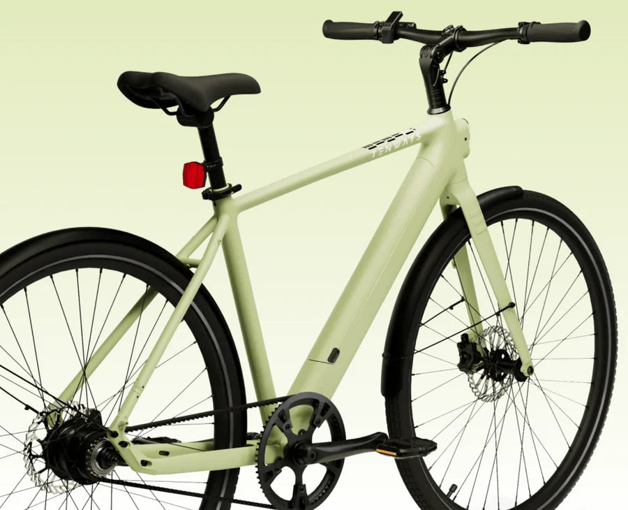 Tenways CGO600 Pro „Classic“ steht unter dem Licht