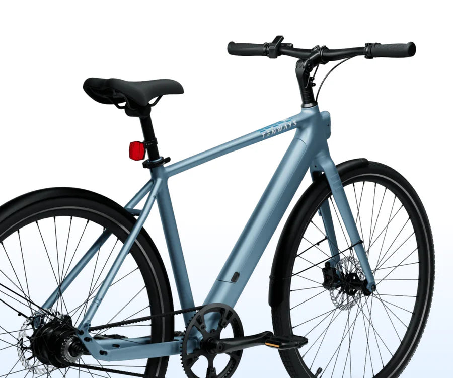 Tenways CGO600 Pro „Classic“ steht unter dem Licht
