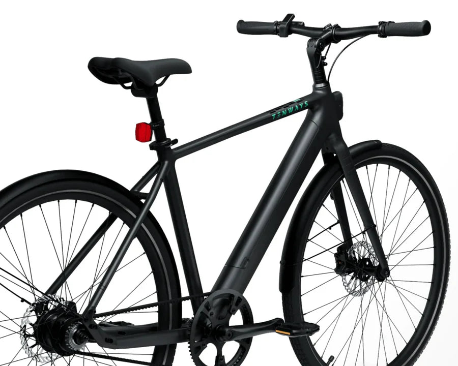 Tenways CGO600 Pro „Classic“ steht unter dem Licht