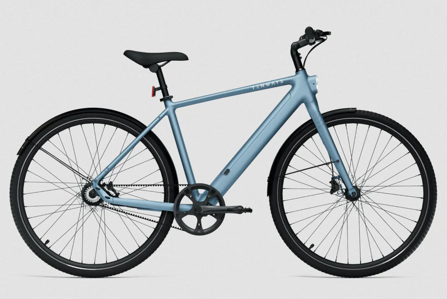 Tenways CGO600 Pro „Classic“ steht unter dem Licht